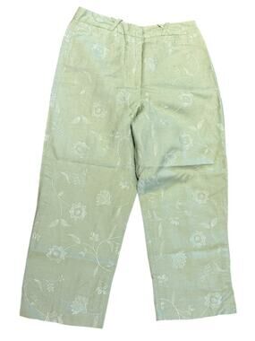 Light Green Floral Embroidered Capri Pants Linen Blend in a Women’s Size 6